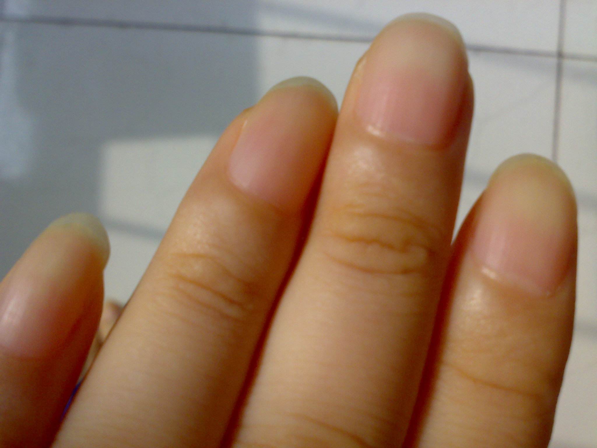 你知道手指月牙的大小对身体影响吗