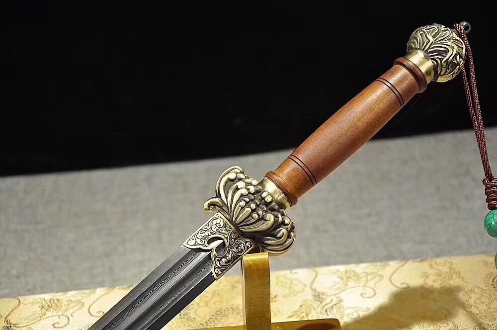 ren宽:3.6cm      全重:1.99千克  .材质:折叠百炼花纹钢 双槽  .