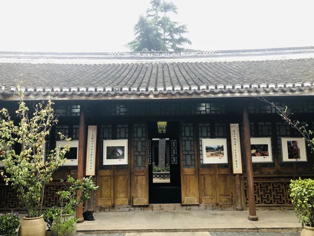 "徽之魅"摄影作品展在上海江东书院开展,长三角文化联动加速