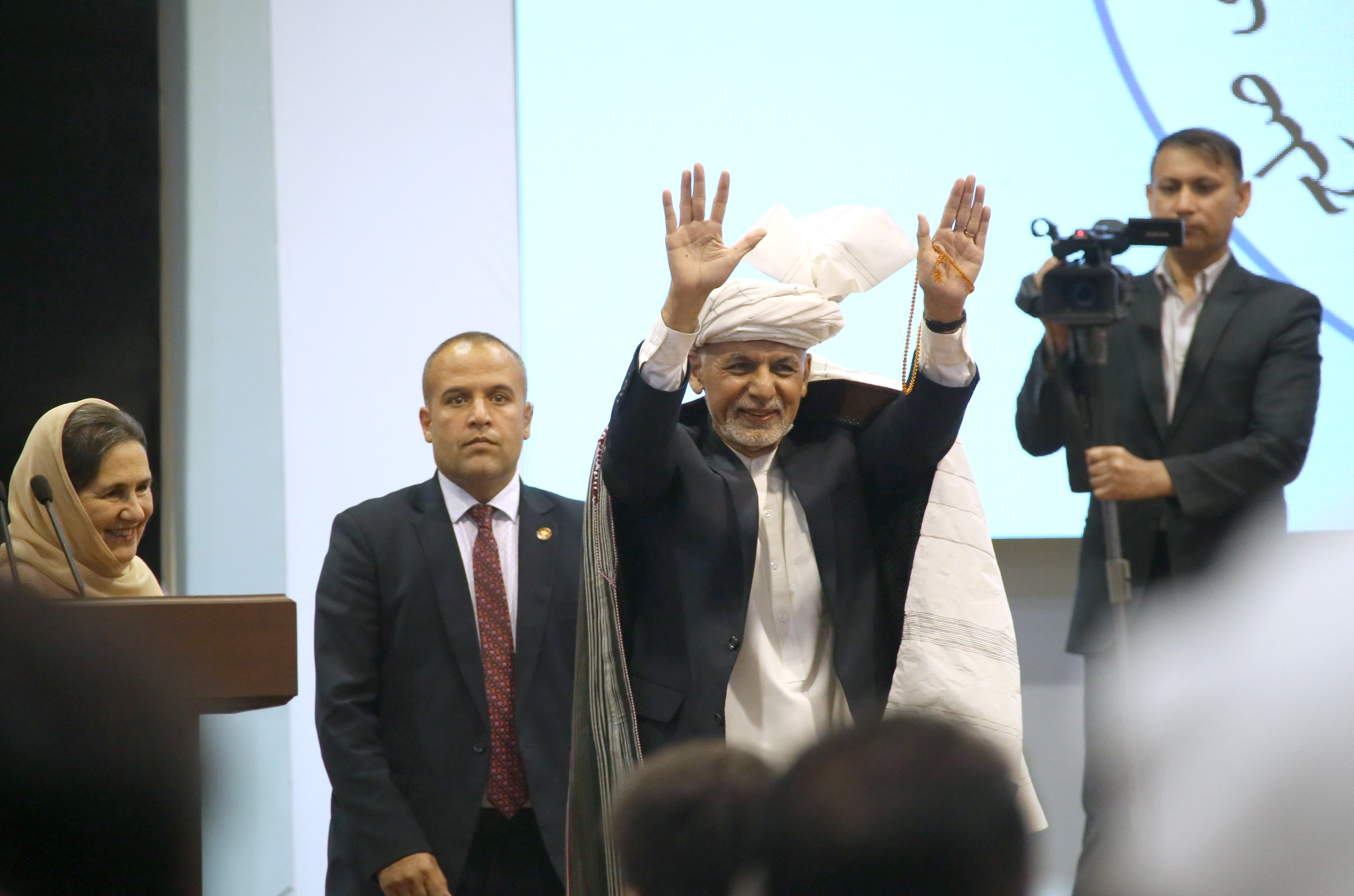 阿富汗总统强调应通过对话实现和平(3)