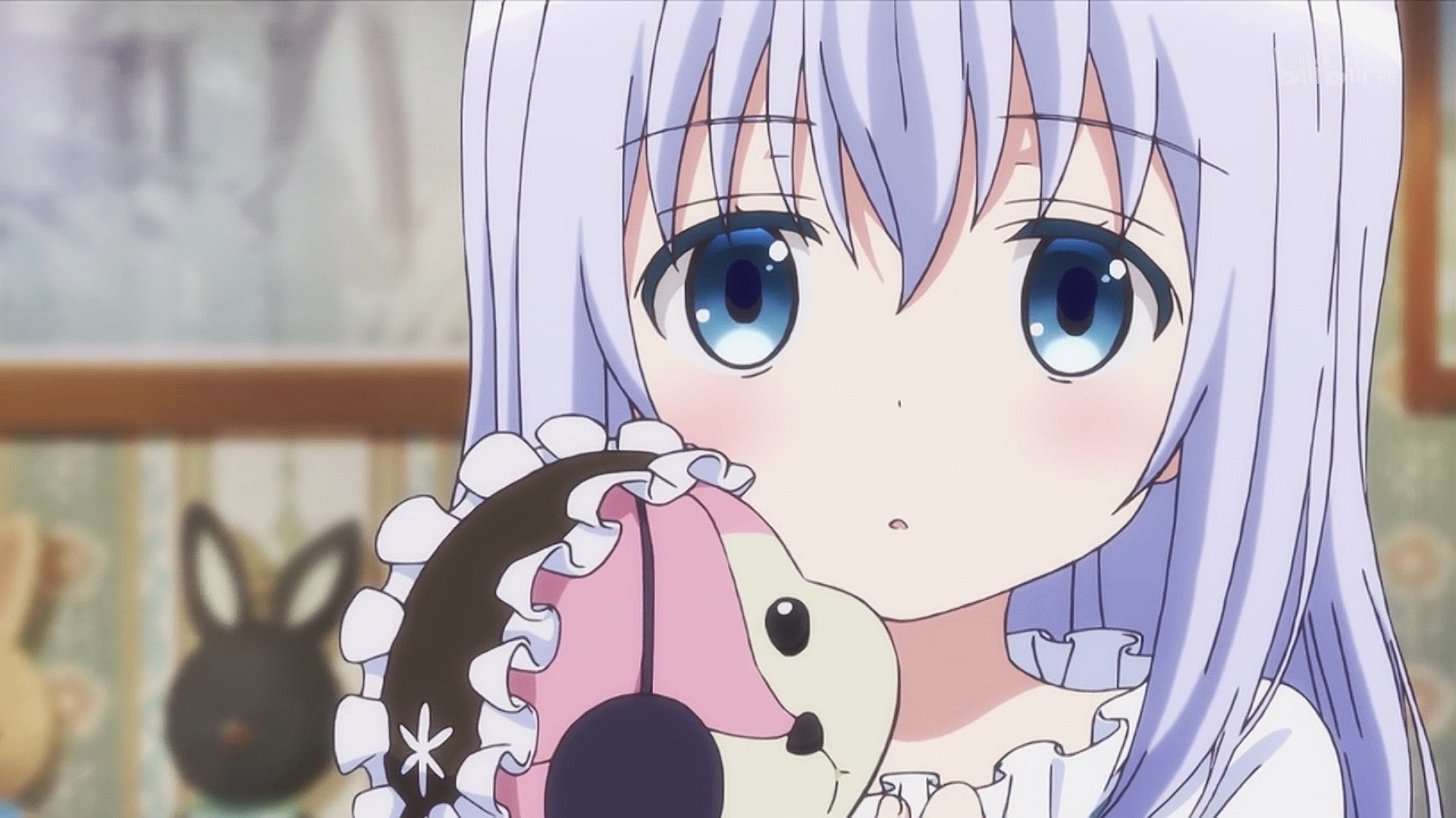 里的香风智乃是"rabbit house"老板的孙女,初中二年级学生.