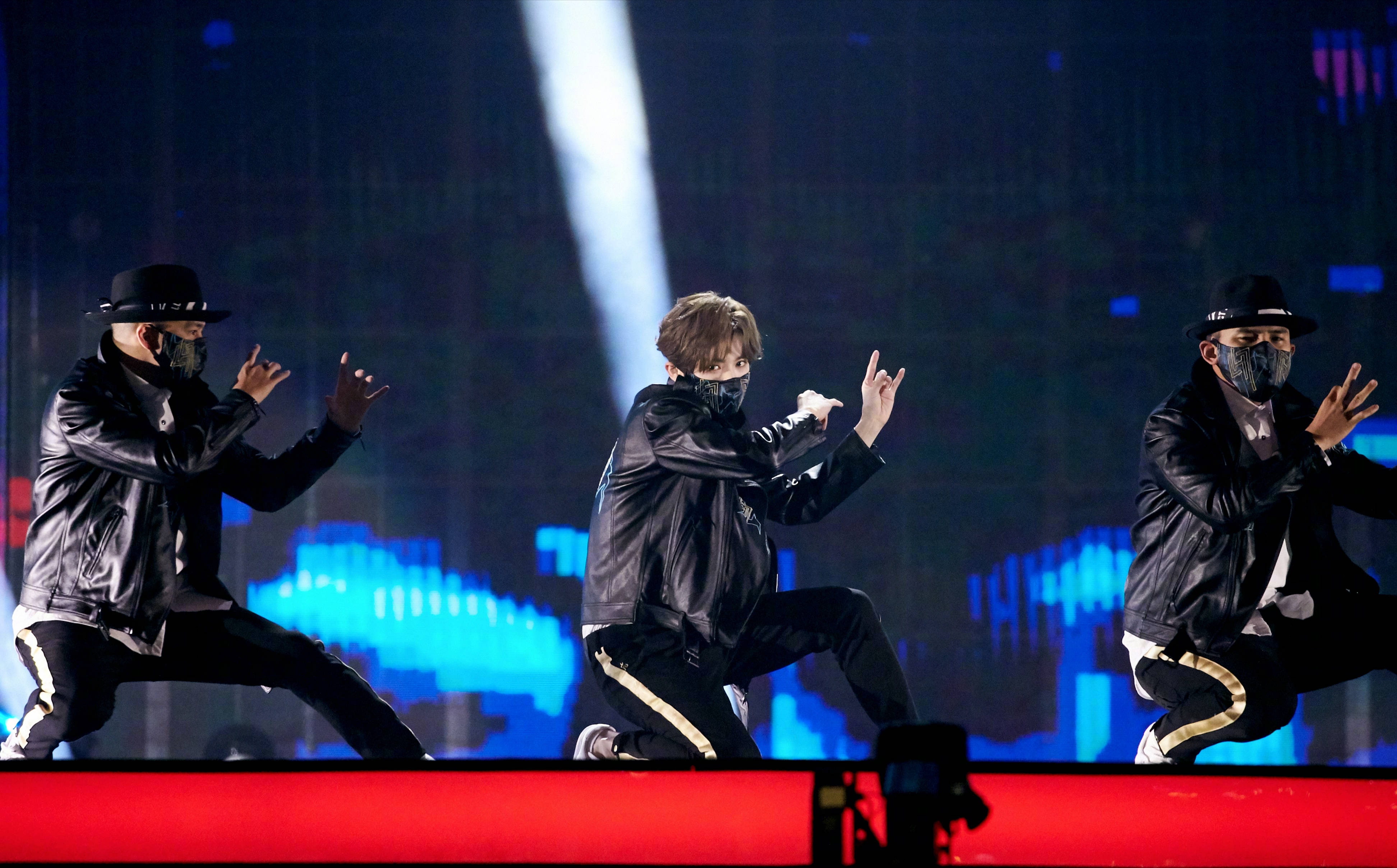 鹿晗浙江卫视跨年演唱会