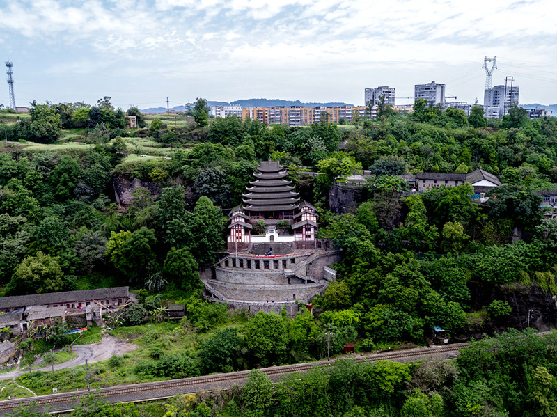 重庆江津这个镇:有万里长江第一佛,还是八仙之首的故乡