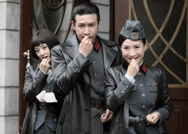 《胭脂》幕后花絮,张张精彩,胭脂手里的自拍杆太逗了