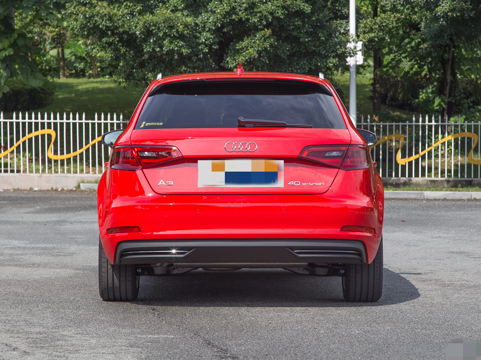 带你了解奥迪a3新能源的霸气外观 尾部的外观特别明显,一眼就能看出来