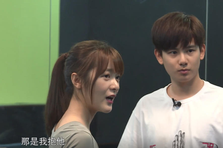 徐娇排练时主动求拥抱,胡先煦三字回应表明态度,直说:我害羞!