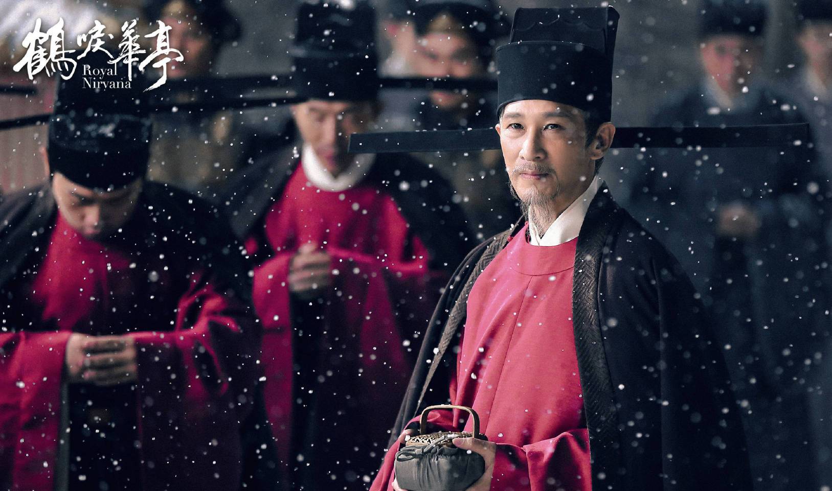 《鹤唳华亭》服道化做的太唯美了,剧情复杂烧脑,着实吸引看众