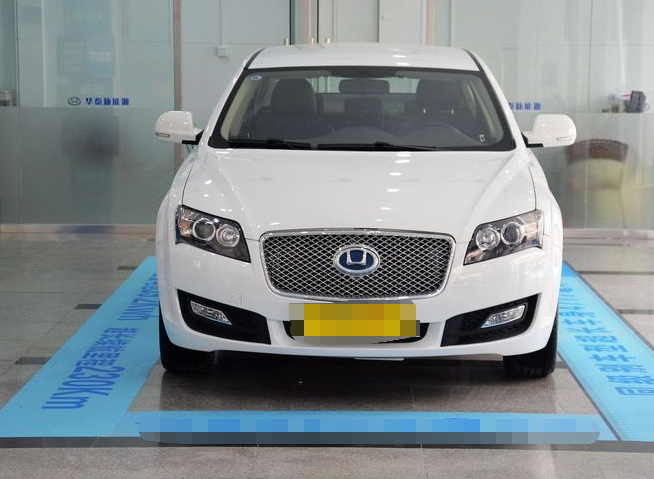 华泰新能源iev230,动感与优雅的结合,很有气质的一款车