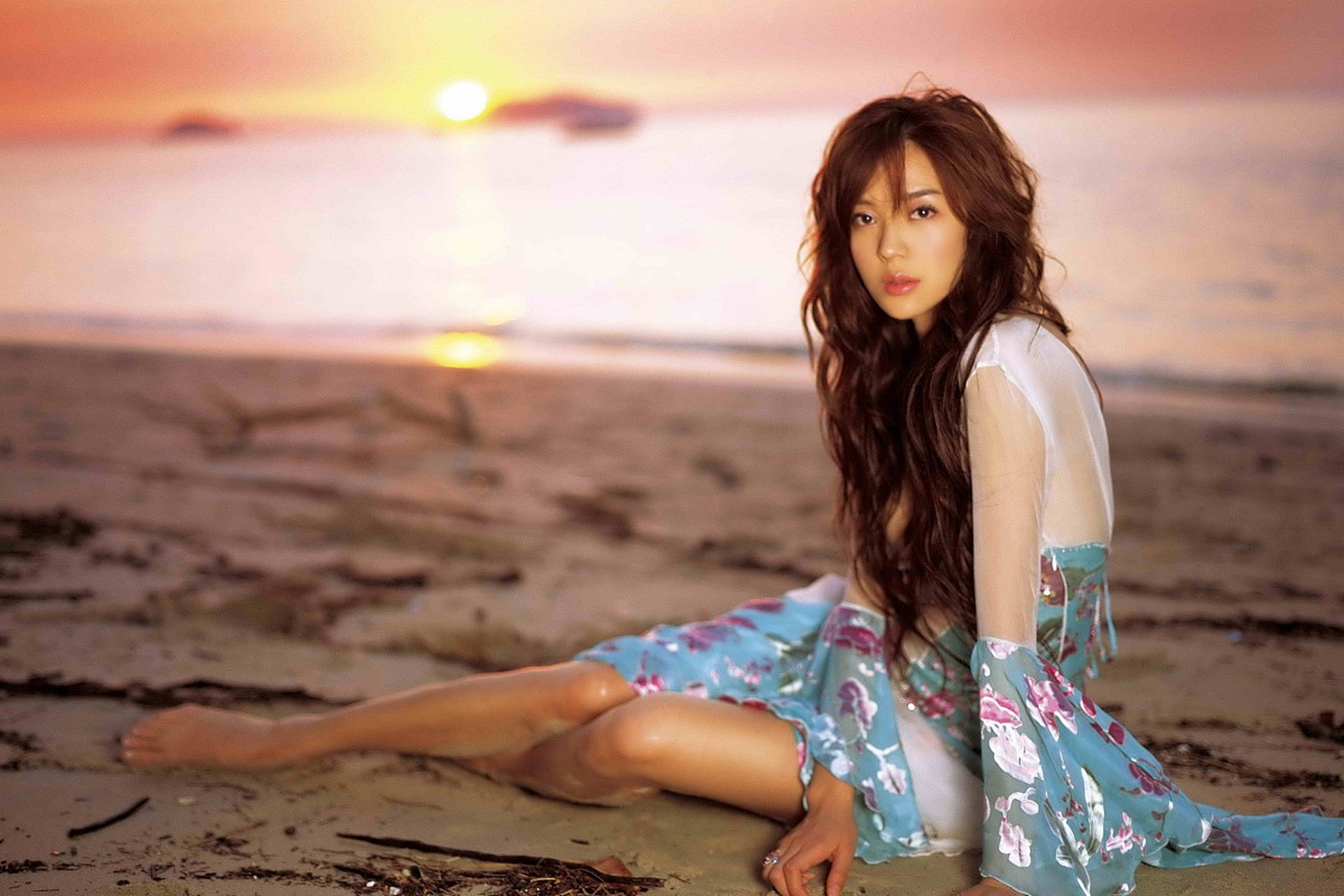 #北川景子# 原来她叫 北川景子,那时候只是偶然在网上看到她照片,当时