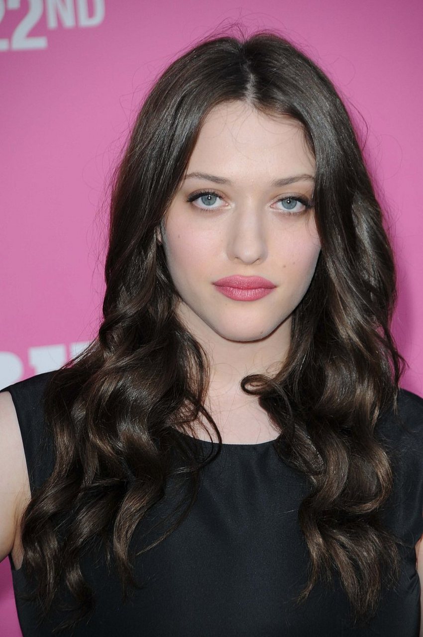 凯特·戴琳斯:凯特·戴琳斯以其独特的魅力和精湛的演技在好莱坞备受