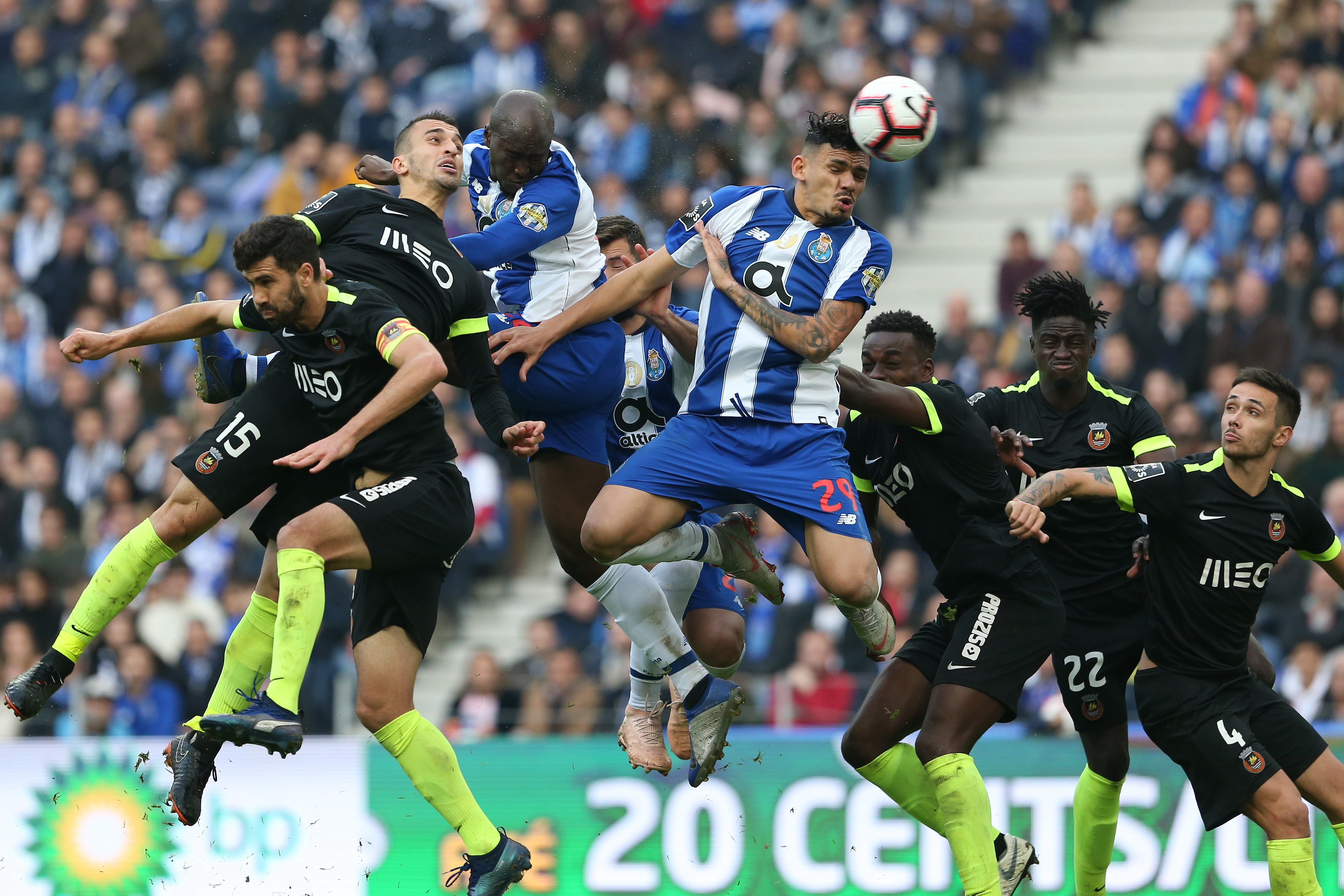 足球——葡超:波尔图胜里奥阿维