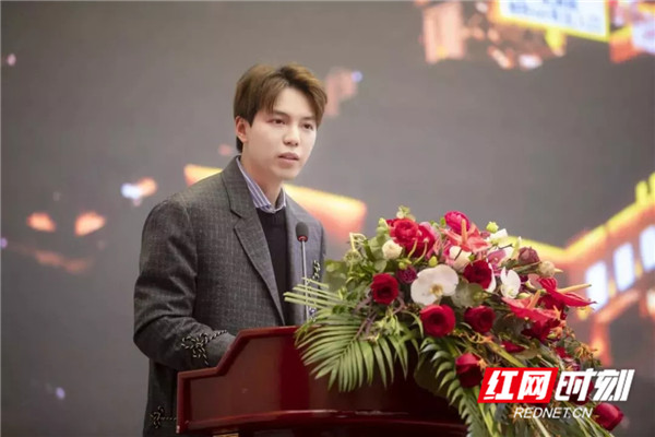 长沙市政协常委,长沙市工商联(总商会)副会长,万家丽集团总经理黄晓丹