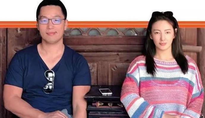 袁巴元前妻发文怒踩张雨绮:远离情绪,精神失常容易提刀
