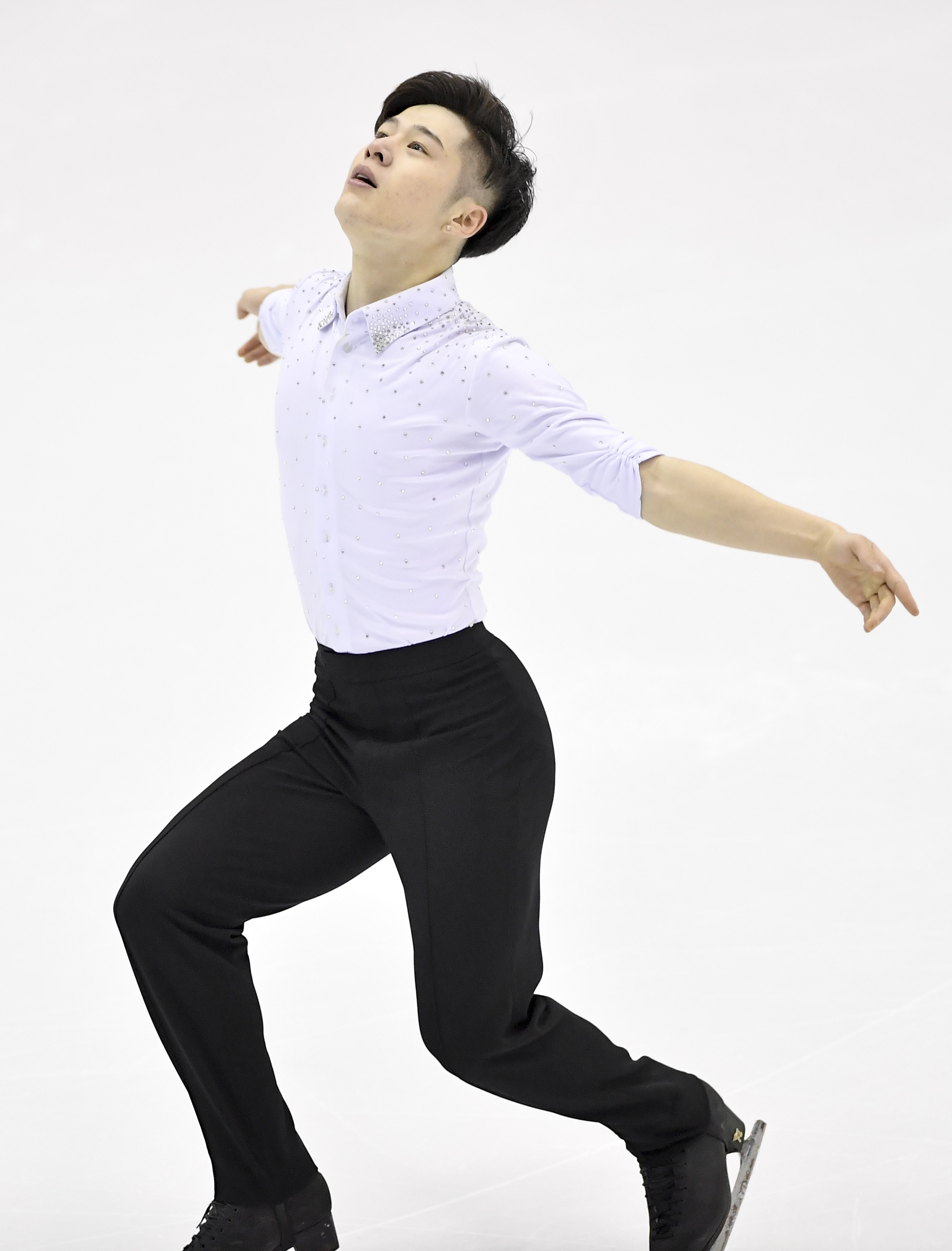 花样滑冰——全国冠军赛:张鹤获男子单人滑短节目第二