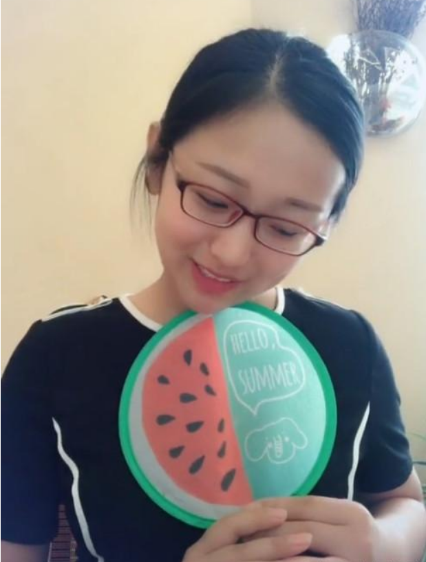 继西瓜妹后,抖音再现"海豚女神",脱下泳衣的瞬间感觉恋爱了!