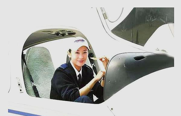 40岁苗圃近照曝光,嫁入豪门开私人飞机,被宠成了小公主