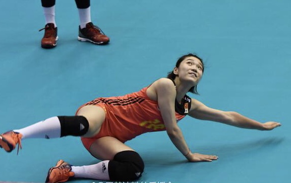 中国女排王梦洁,一位坚强努力对生活充满信心的女孩,值得赞扬