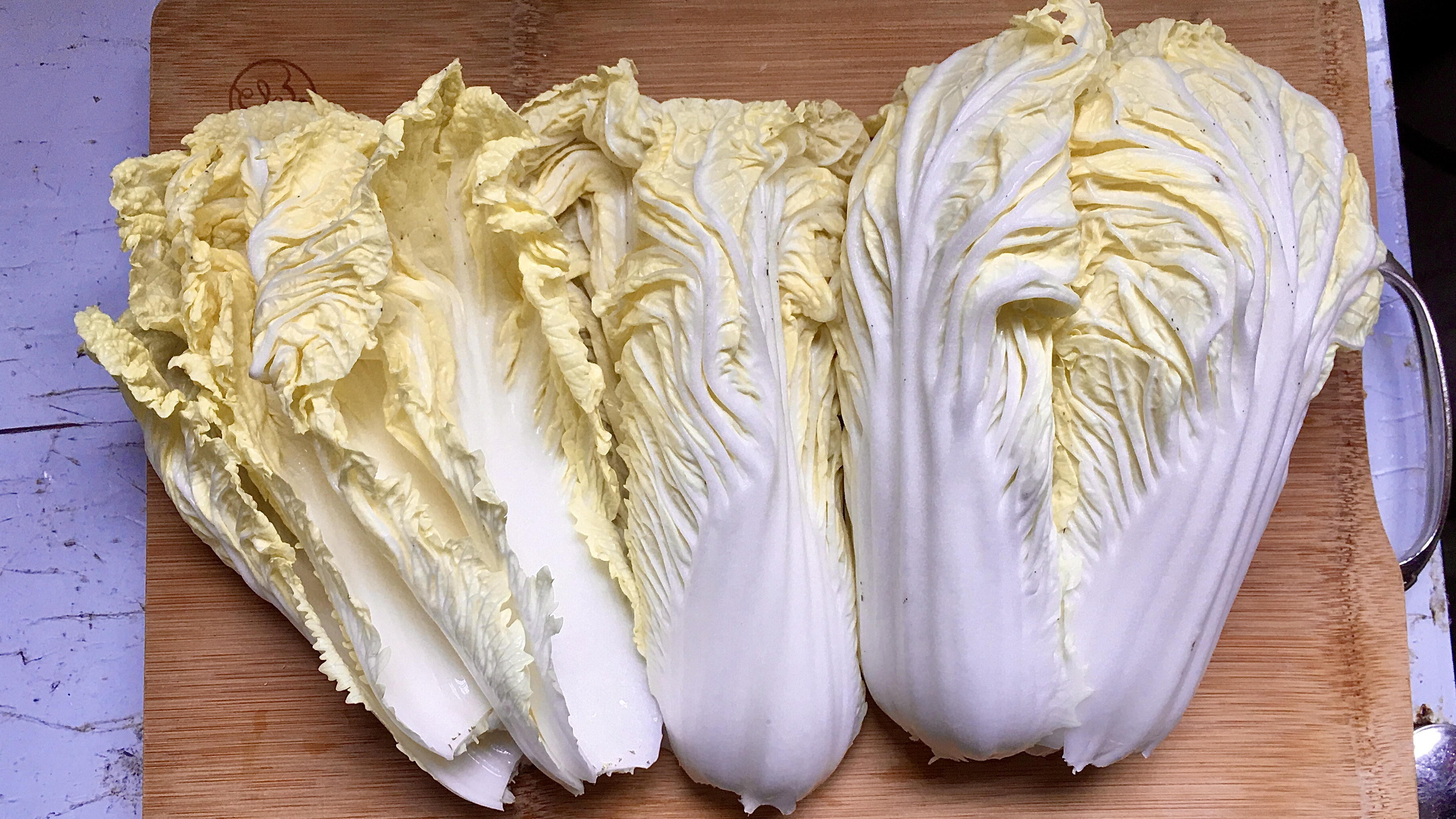 酸辣白菜好吃有技巧,掌握这一步,比饭店还美味,值得收藏