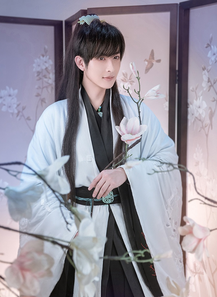 小梦:给我一束光,再给我一件古装,分分钟美成白月光!