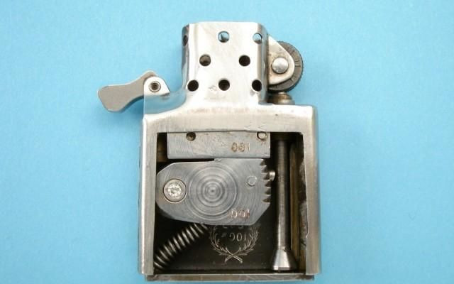 男人们昂贵的玩具:zippo打火机,还能做成枪?