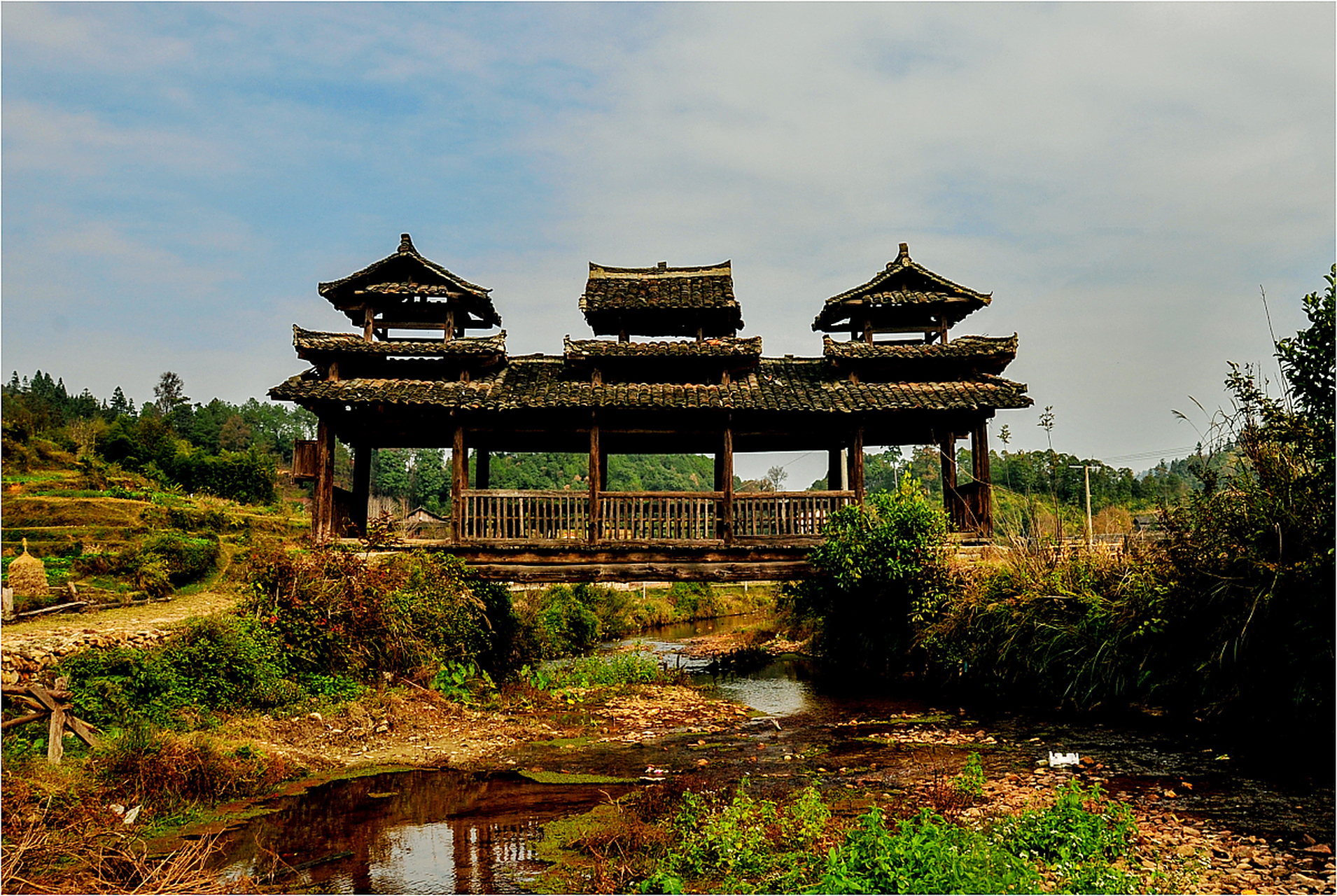 秋意渐浓,云南镇沅千家寨风景区正如画般绚烂.