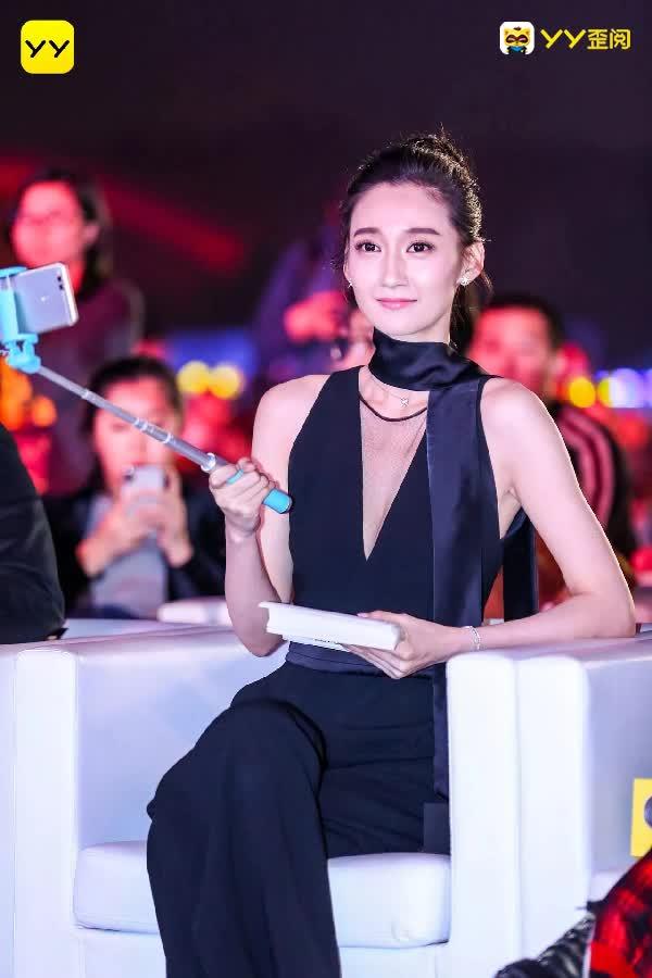 nono主持嘉年华竟然把奖杯弄丢了