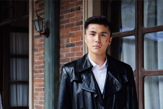 《碧海丹心》顺利杀青 陈昊演绎爱国青年