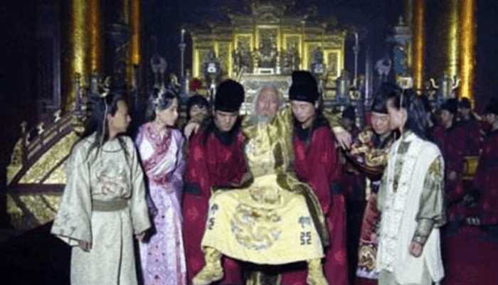 历史上最胆大的妃子,本是为朱元璋殉葬,可却和守墓人生下孩子