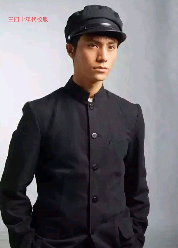 各个年代校服对比,看到80年代校服,网友:后悔我生得晚了!