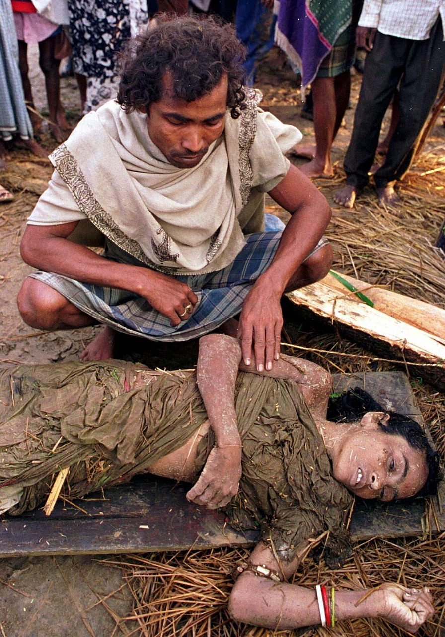 非洲女性割礼,大多数中国人都没听过的一个词,但是这种陋习在非洲流传