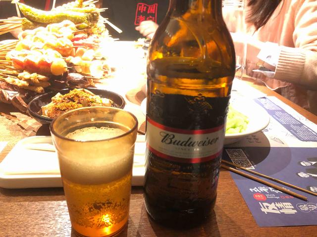 先喝白酒再喝啤酒 三天后男子发现喝不喝都恶心