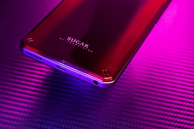 感受超跑的澎湃激情 糖果电霸手机c21图赏