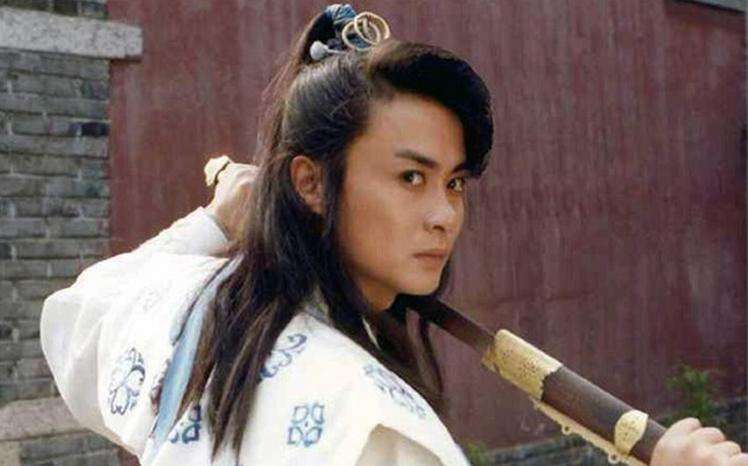 重温21年前老剧《游龙惊凤》,潘迎紫"艳丽",焦恩俊帅气