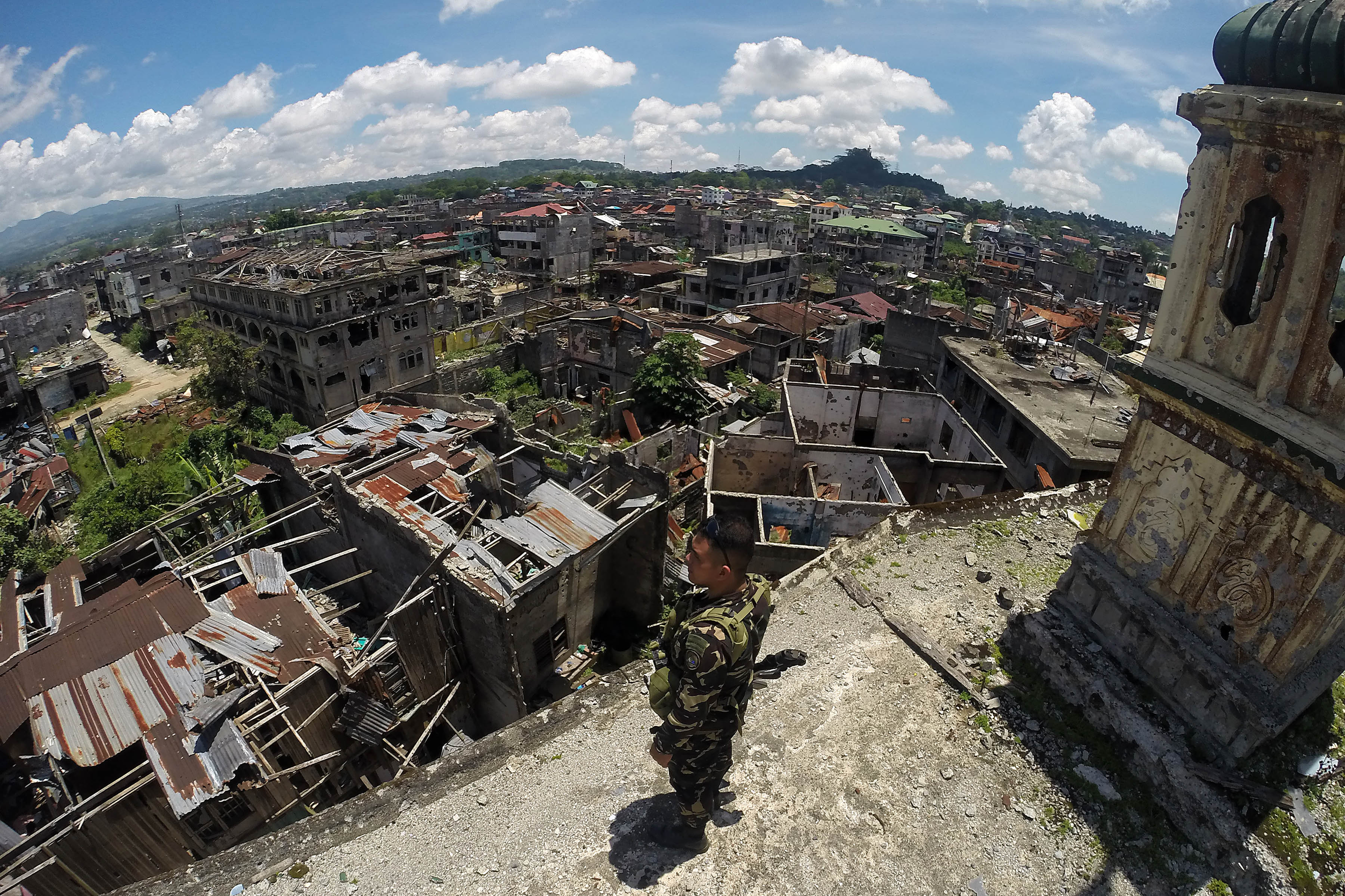 菲律宾官员称马拉维市重建将耗时两年半(1)