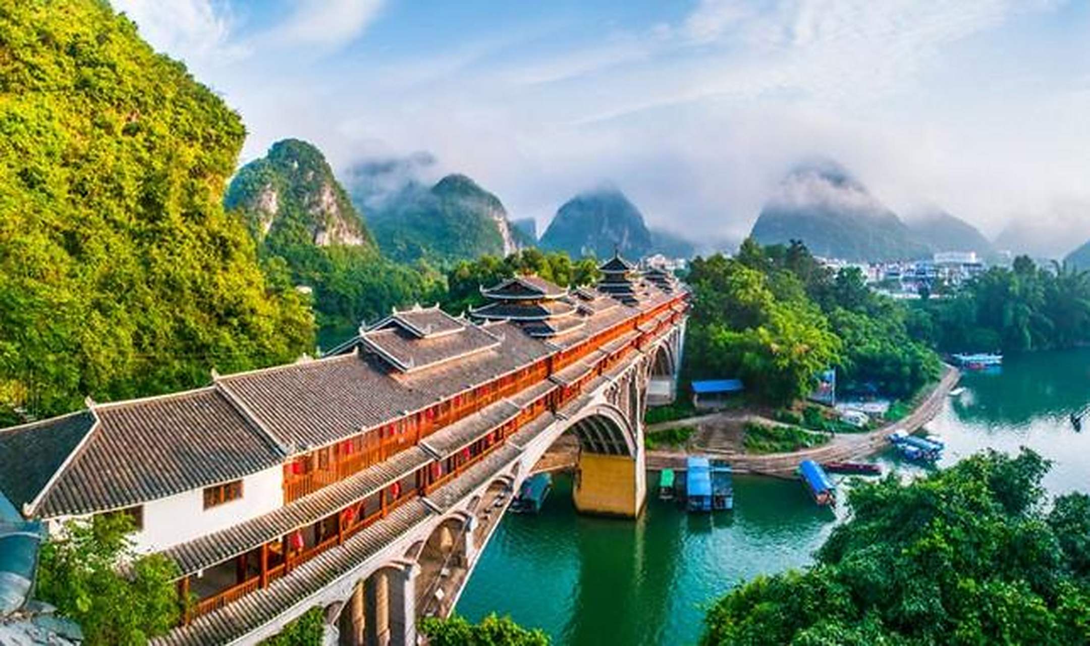 广西宜州风景如画,壮美迷人,是壮族歌仙刘三姐的故乡,拥有丰富的文化