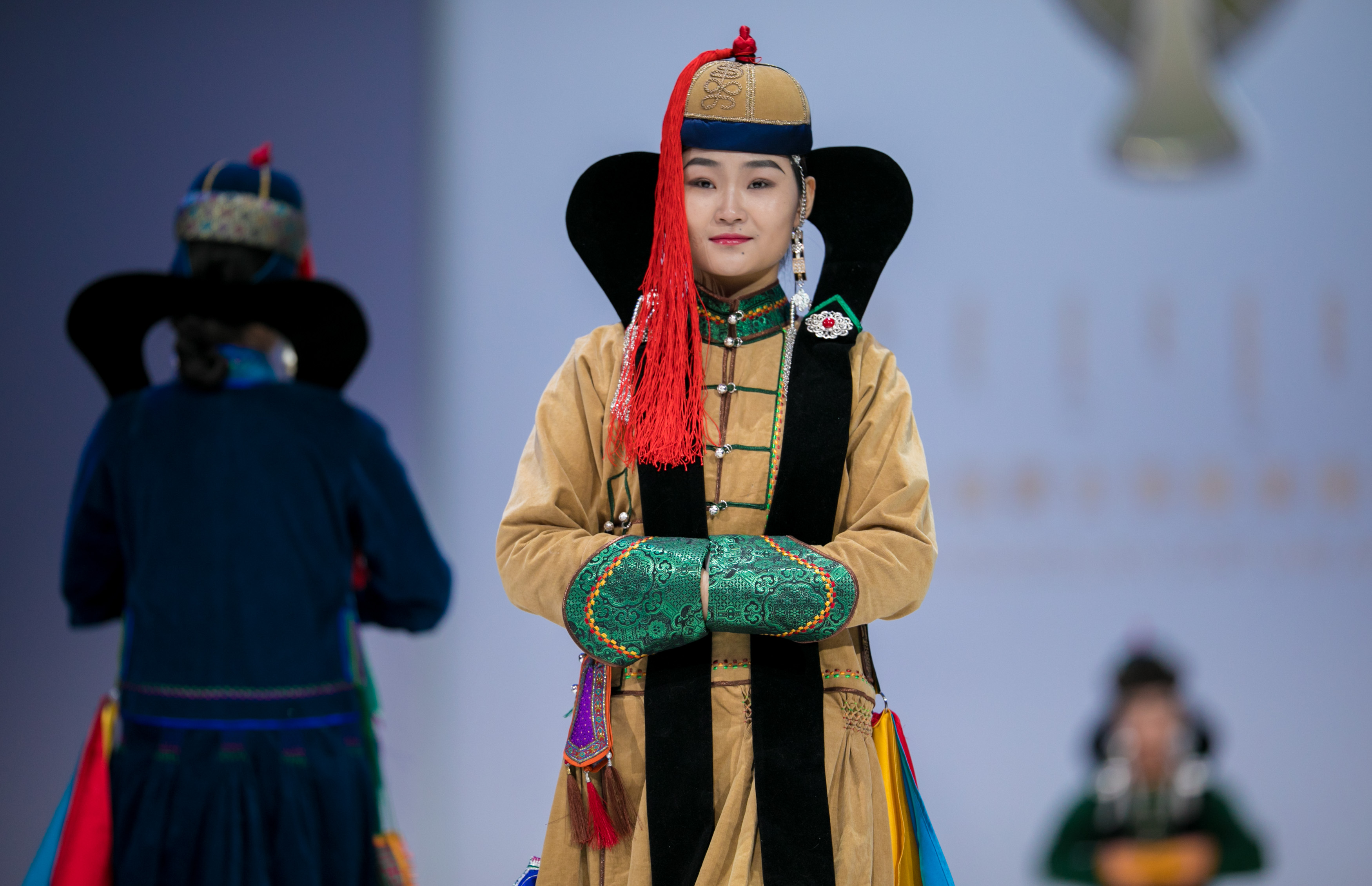 阿拉善蒙古族服饰图片