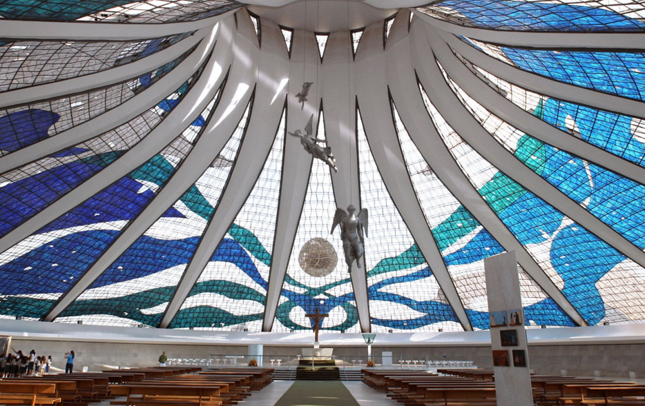 巴西利亚大教堂是一座位于巴西首都巴西利亚的天主教大教堂,是天主教