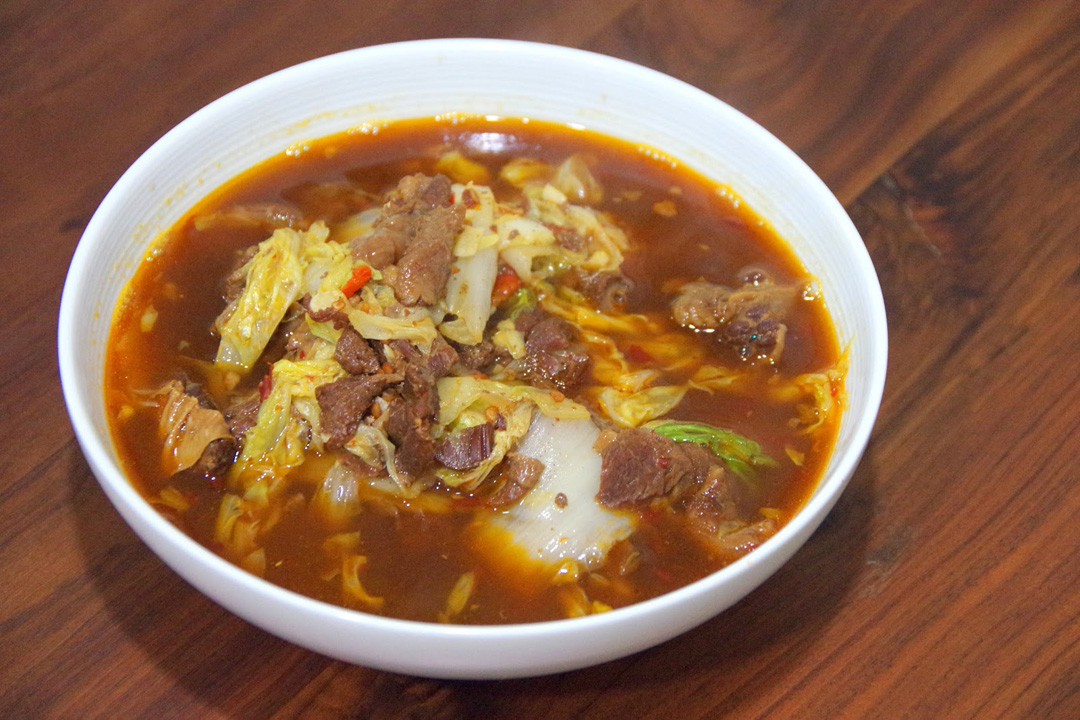 大白菜加上牛肉这样做,超好吃,炖上一锅香极了,给红烧肉都不换