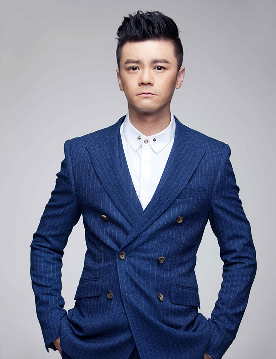 他是《河神》中的警察队长,曾搭档霍思燕,本人私下却极其幽默!