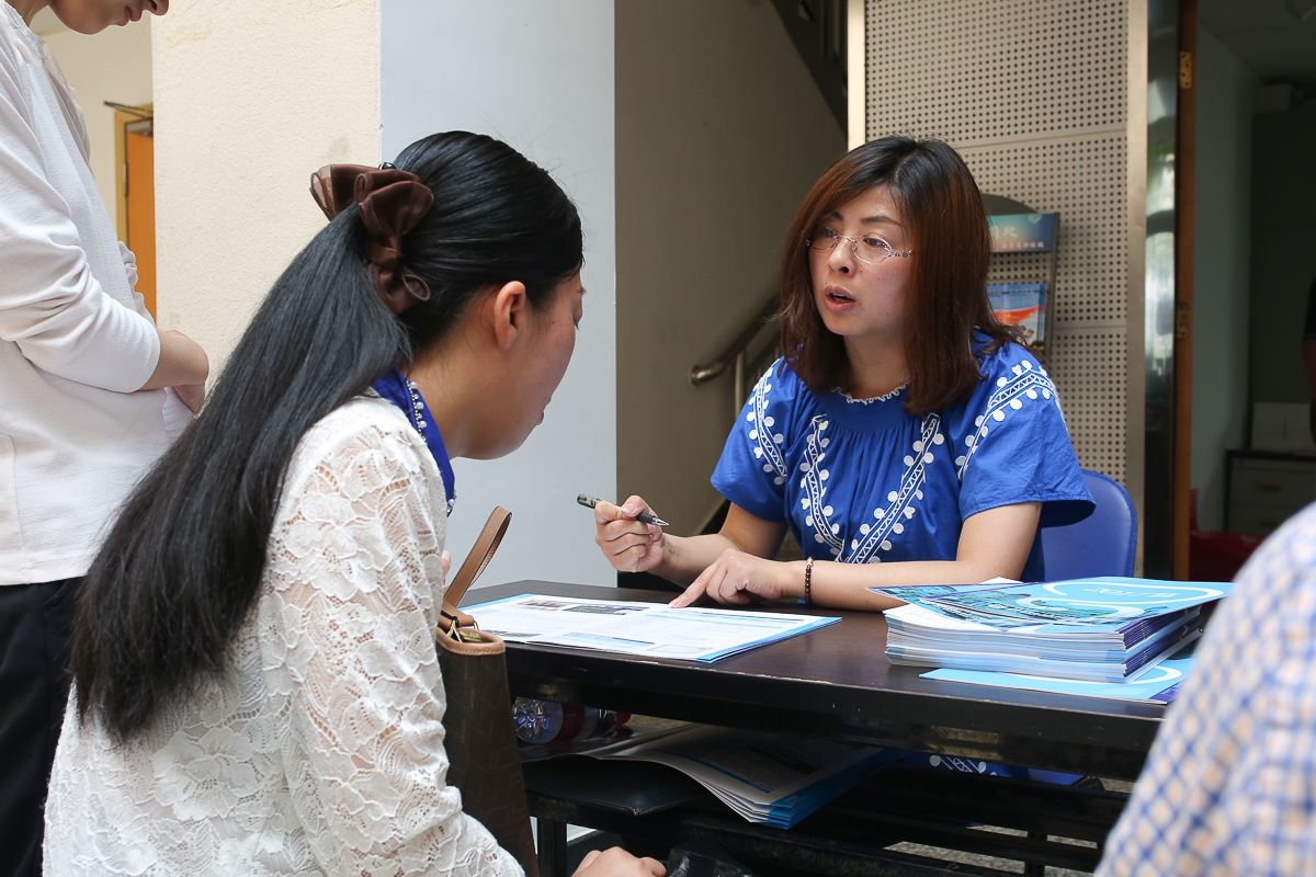 女面试官:"品"加一笔,是什么字?研究生无法回答,高中生秒答