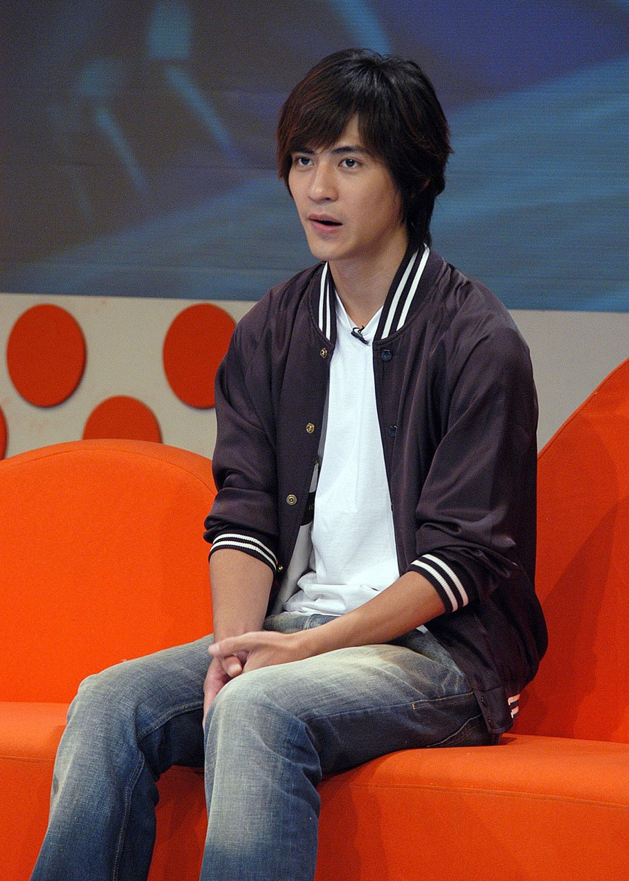 仔仔年轻时候的颜值,能让多少少女心动,能让多少少男妒忌?