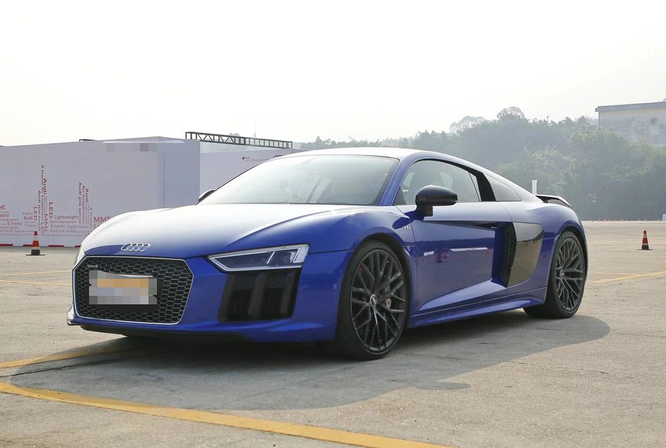 领略奥迪r8之美,非常符合大众的审美,很受欢迎