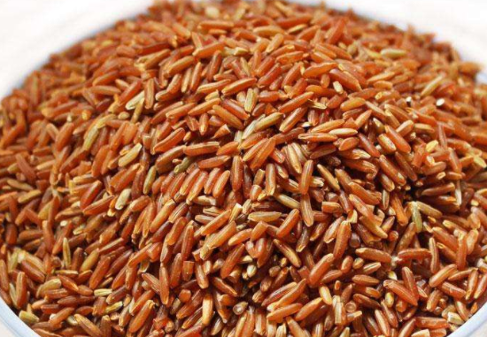 如今市场上的一些"胭脂米"多为红糯米,黑紫米,红粳米之类的,真正的