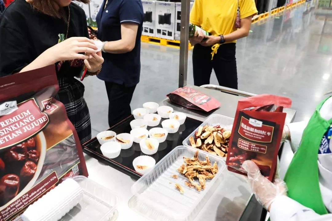 日本网友做了一桌"超市试吃风格"的晚餐!可以试吃到饱