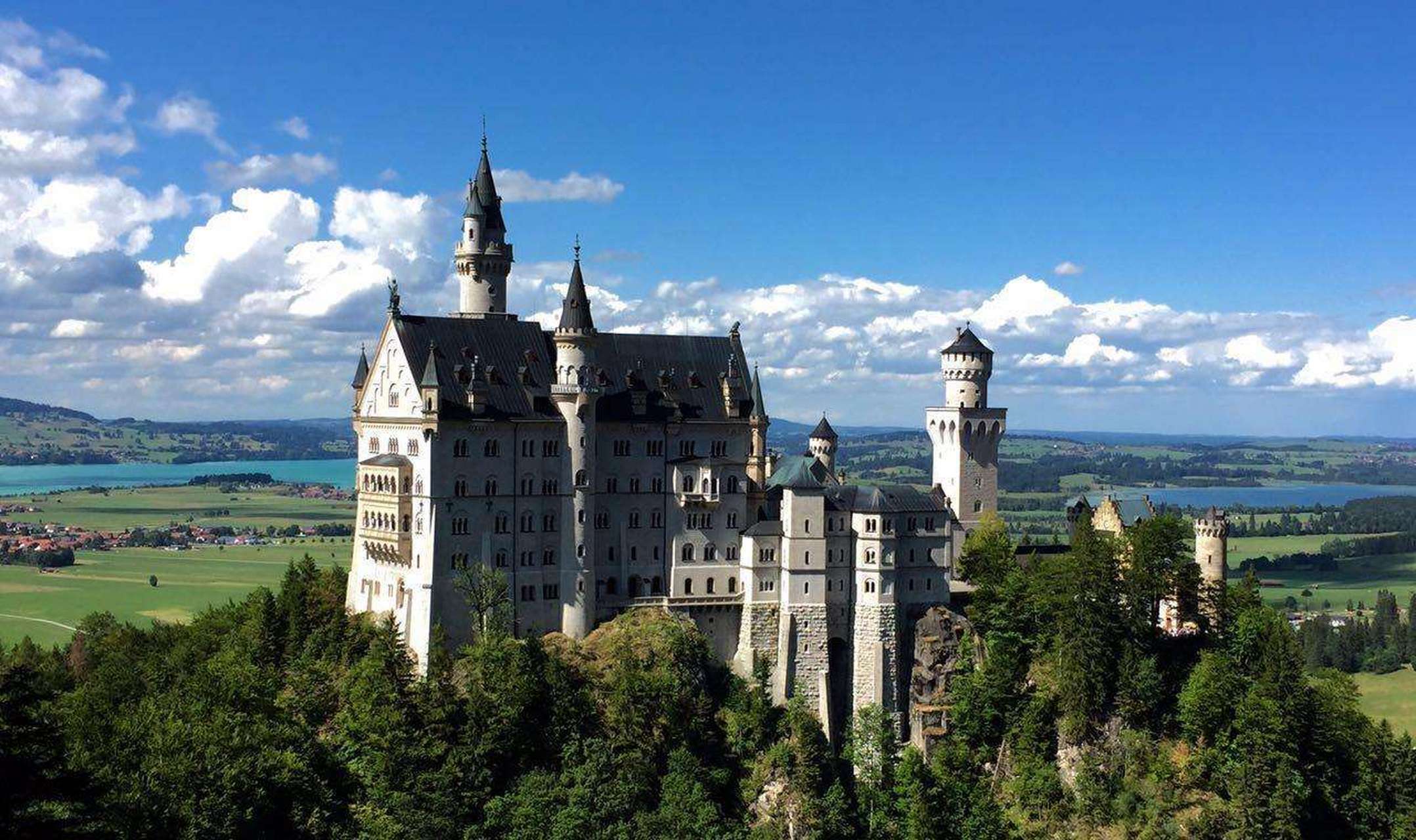 七夕旅行地图#奥斯陆大教堂:奥斯陆大教堂建于1697年,高耸的塔尖矢妹