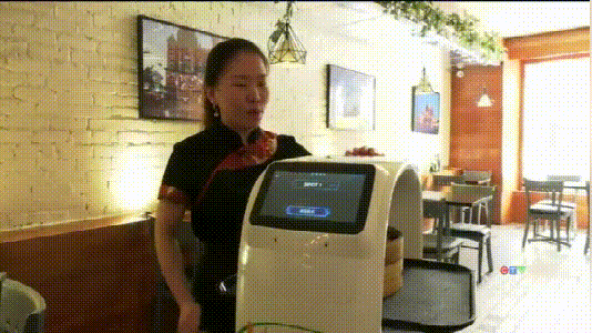 外媒盛赞丨擎朗送餐机器人再掀热潮!GlobalNews多家媒体争相报道 外媒盛赞丨擎朗送餐机器人再掀热潮!GlobalNews多家媒体争相报道