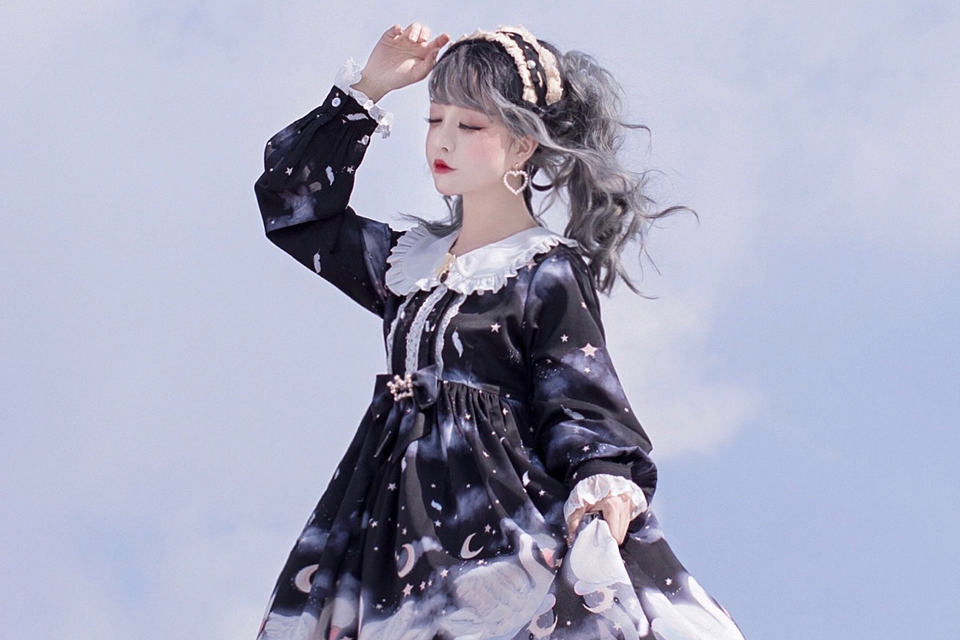 别再披头撒发啦!这些既可爱又优雅的发型,和洛丽塔更搭哦!