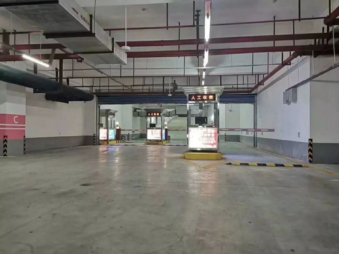 信阳东站地下停车场今日开通,试运营期间免费停车