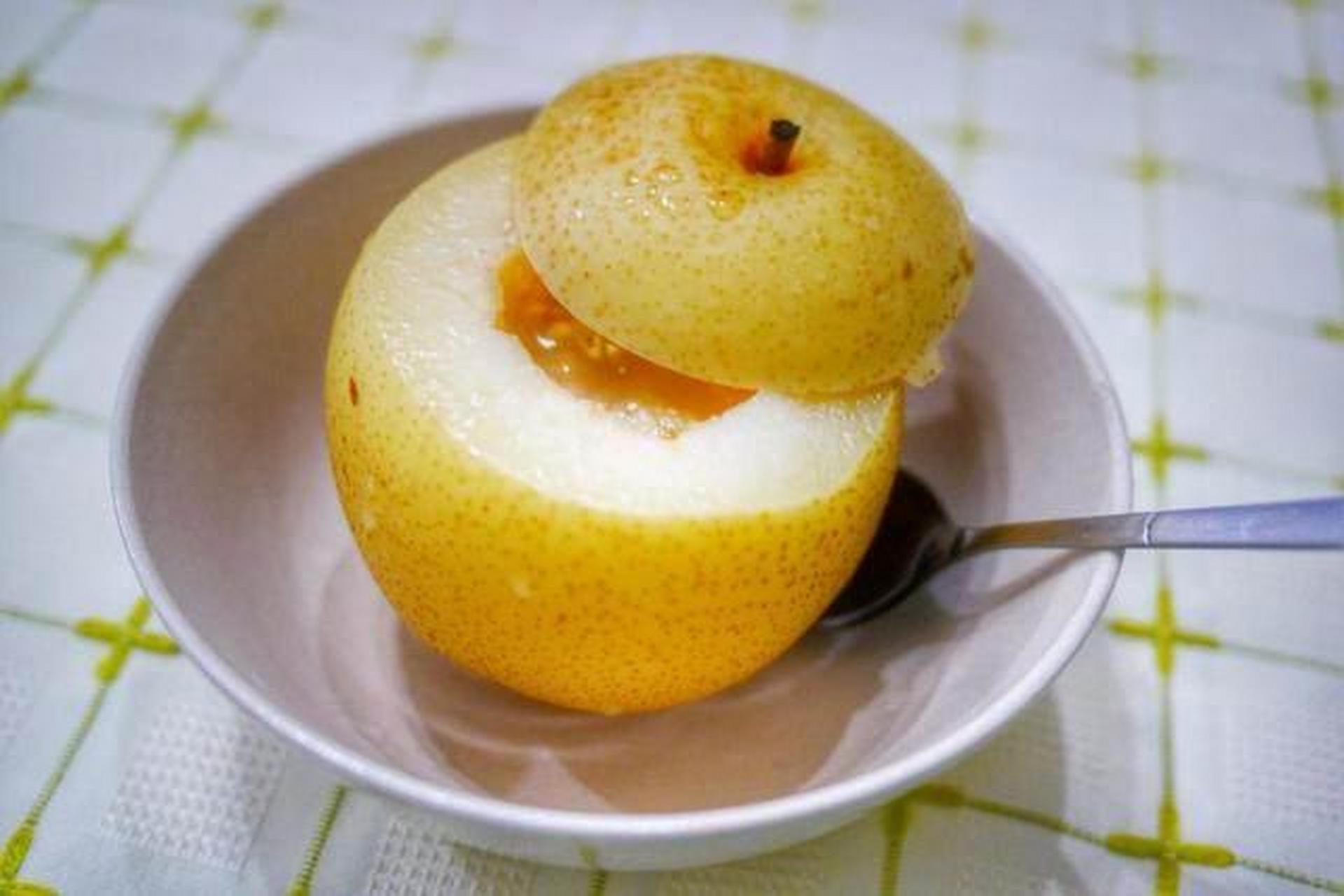 秋冬咳嗽不要怕,这款食疗食谱分享给大家 川贝梨 秋冬季是咳嗽的多发