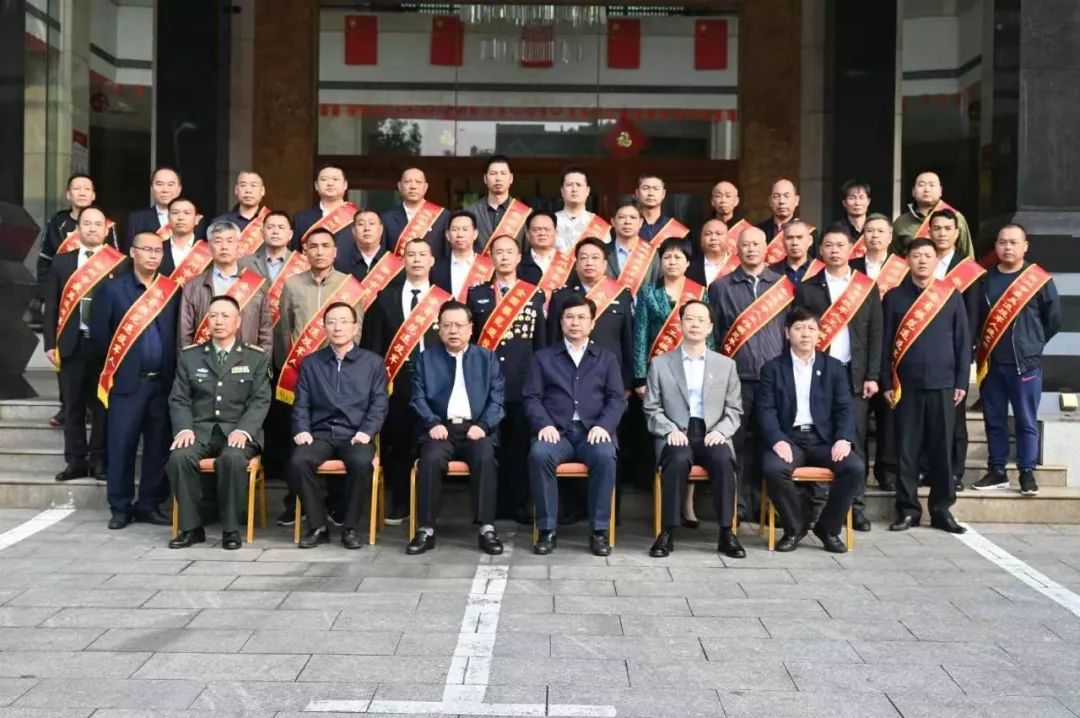 【头条】郴州二名军转民警分获国家级,省级殊荣